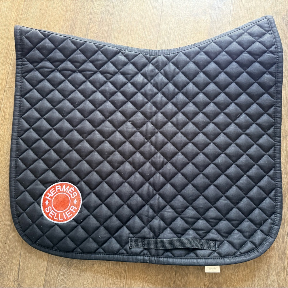 Authentic Hermes pad and bonnet set jump black
